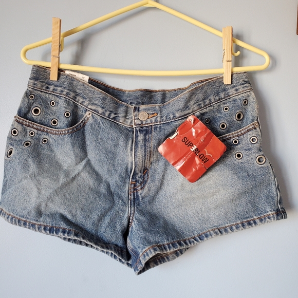 Y2K Levis eyelet shorts nwt - Picture 6 of 9